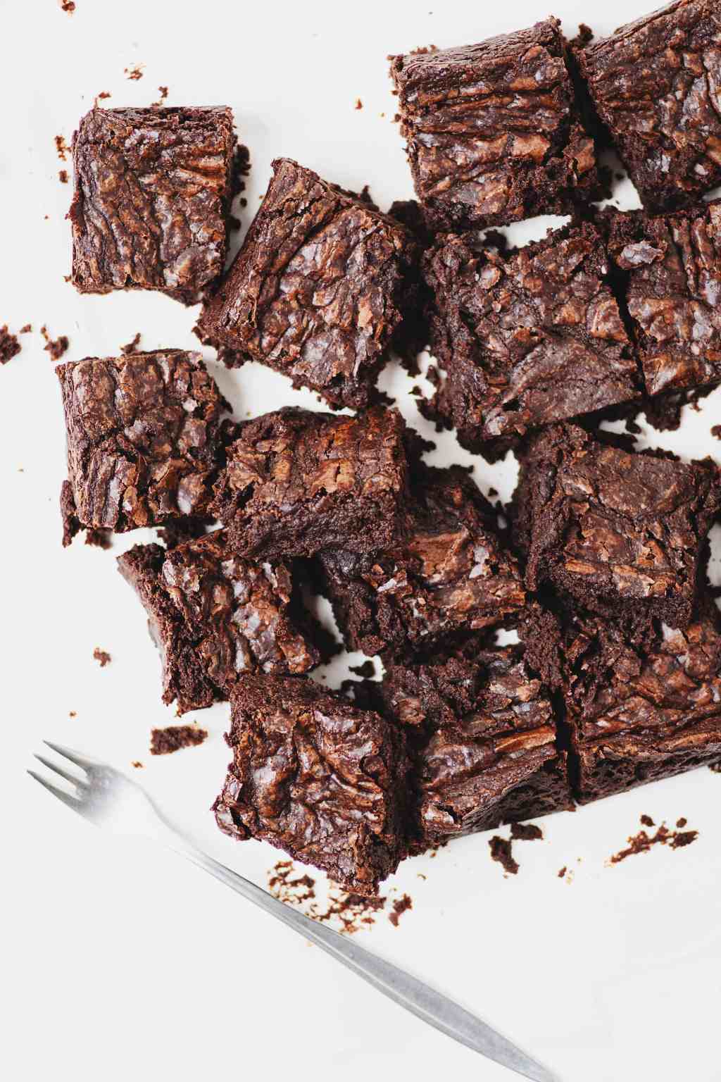 Eggless Chocolate Brownies (with the crackled&nbsp;top)